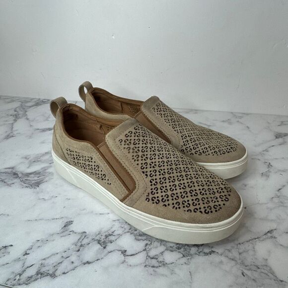 Vionic Kimmie Perf Women's Slip On Supportive Sneaker 8 - Picture 1 of 9